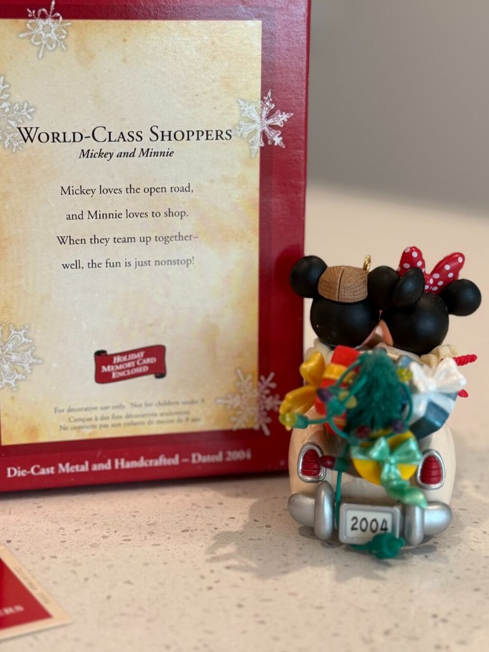 Hallmark Disney Ornament World-Class Shoppers Mickey & Minnie 2004 - Picture 3 of 4